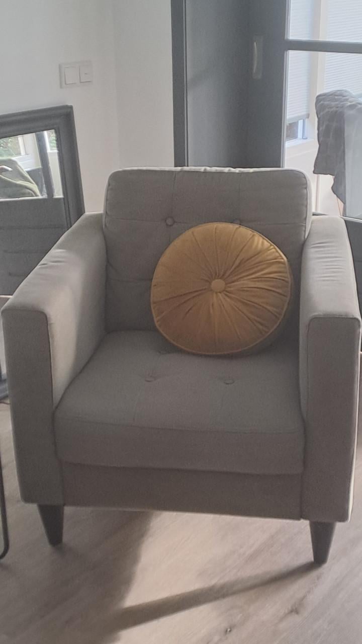 Groene 2- zits bank met 2 losse stoelen