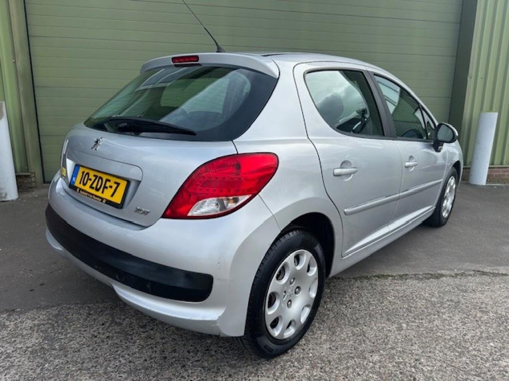 Peugeot 207 1.4 acces lite