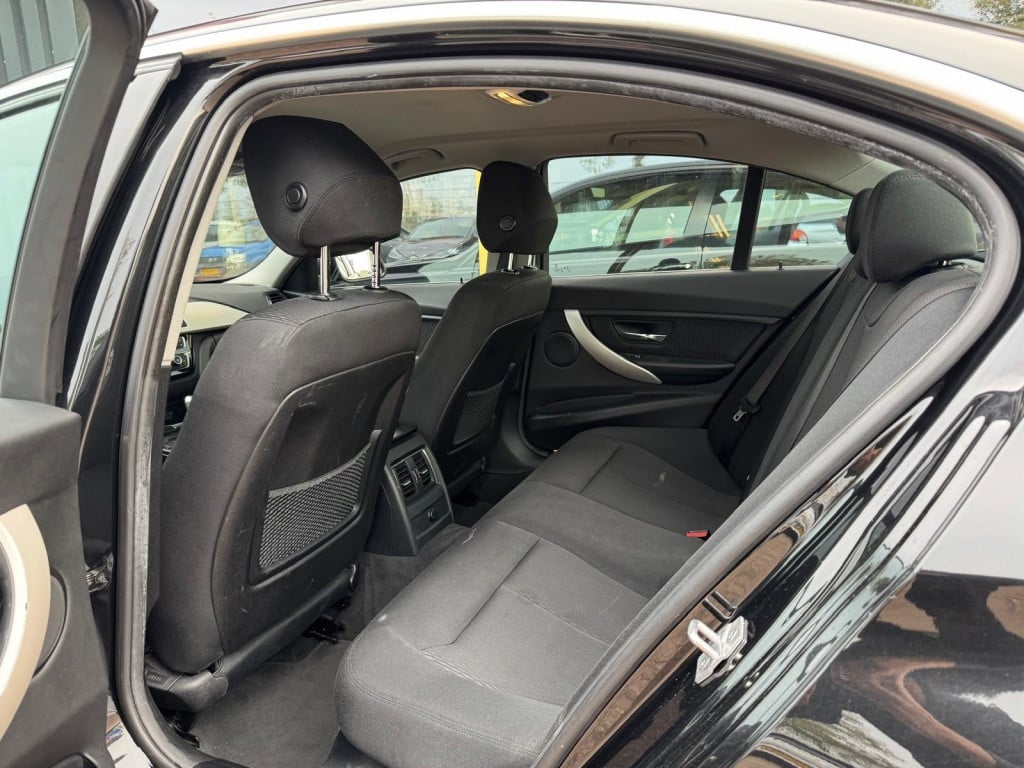 BMW 3-serie 318i executive automaat