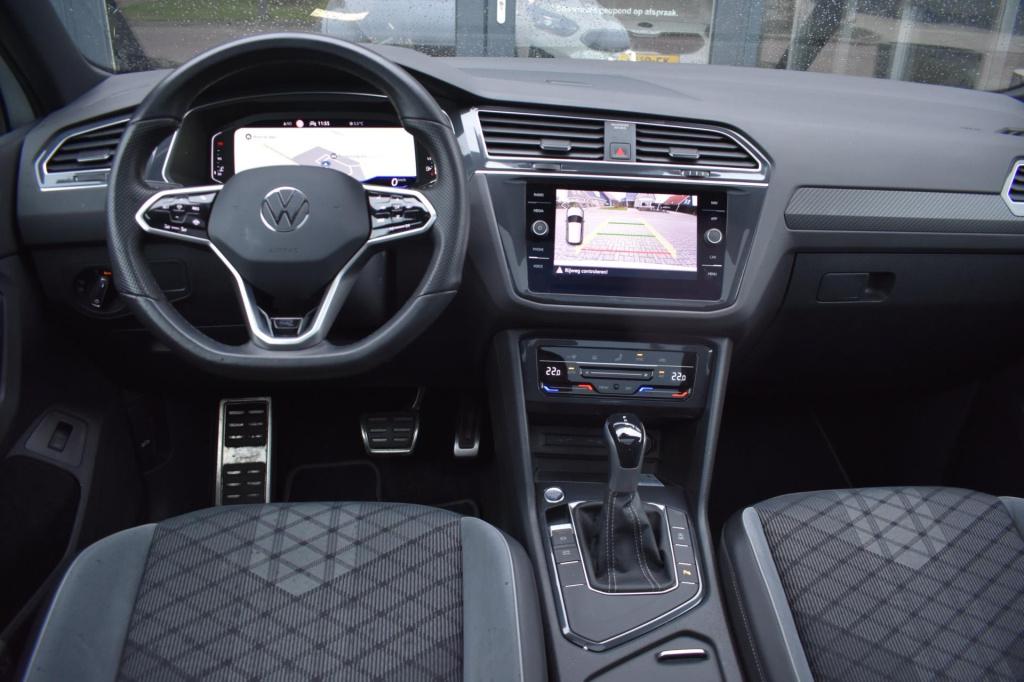 Volkswagen Tiguan 1.5 tsi r-line | black style | panoramadak | nap | camera