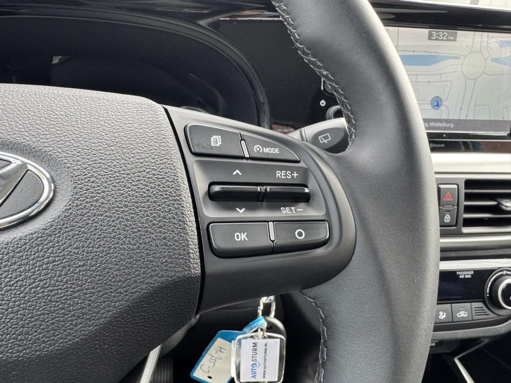 Hyundai I 10 1.0 premium | navigatie | camera | cruise & climate control | 