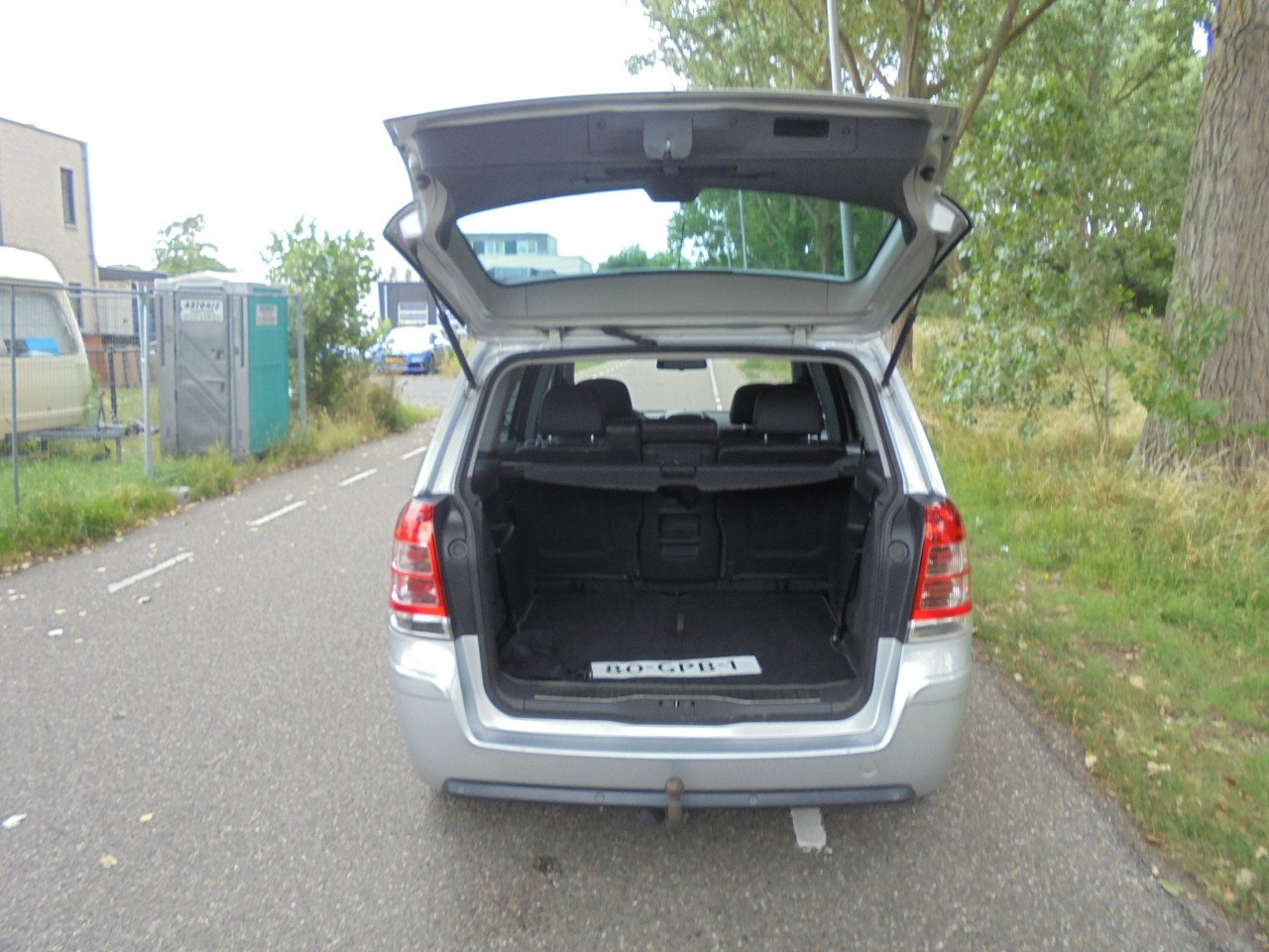 Zafira 7 persoons nette onderhouden auto eerste eigenaar N.A.P apk vol jaar