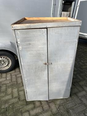 Zadelkast (past in 2 paards trailer)