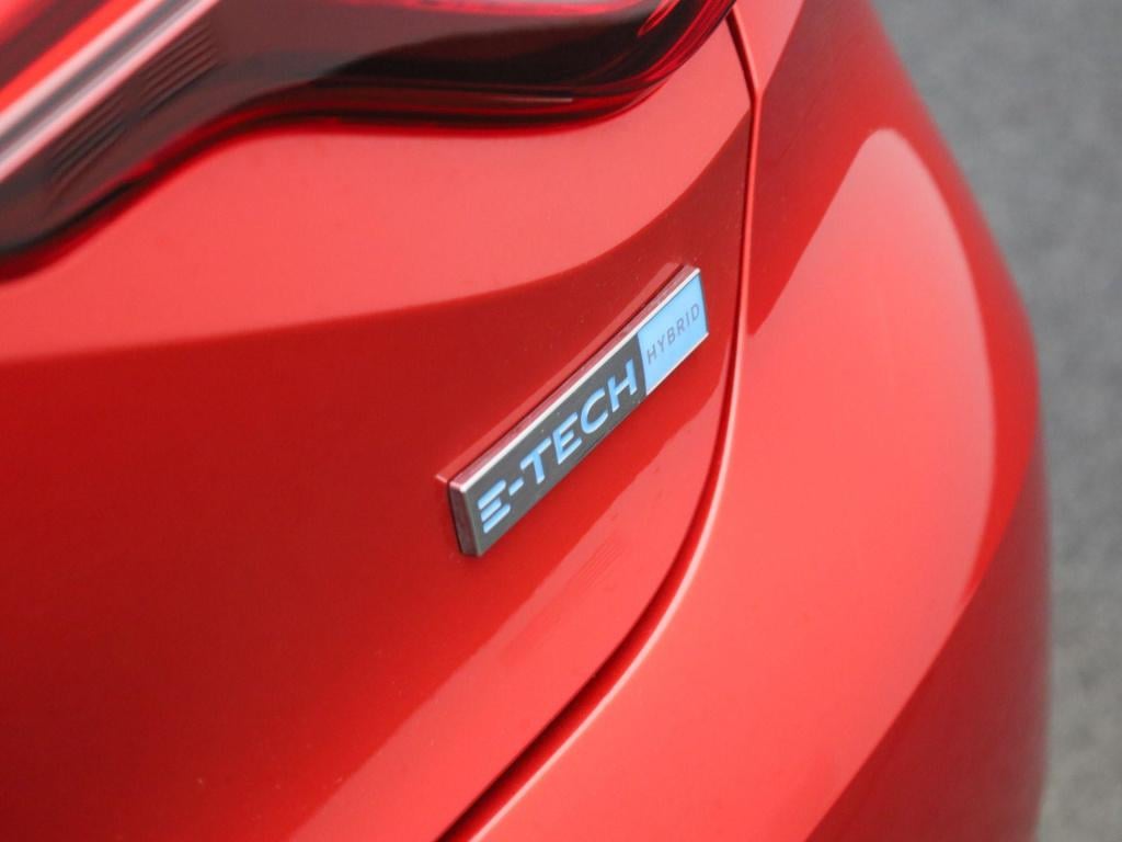 Renault Clio 1.6 e-tech hybrid 140 zen | automaat | parkeer sensoren | navi