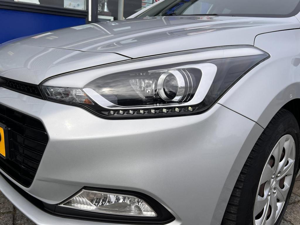 Hyundai I 20 1.0 t-gdi comfort, camera, navigatie, trekhaak enz...