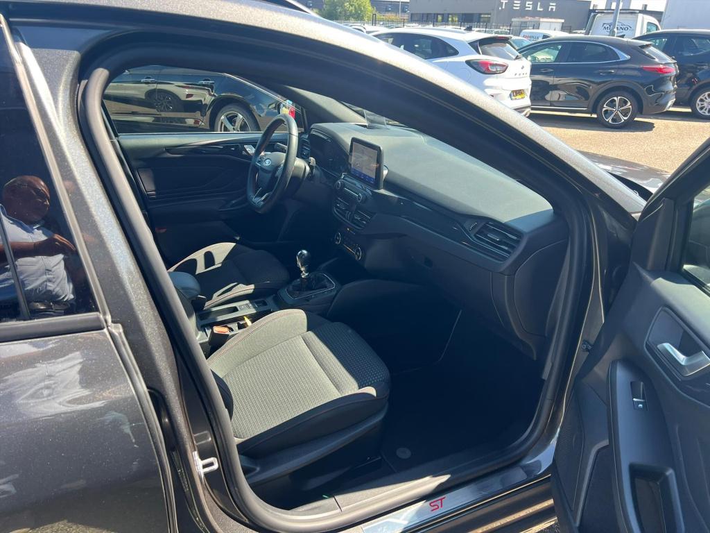 Ford Focus 1.0 ecoboost hybrid 125pk st line x , trekhaak , carplay , camer