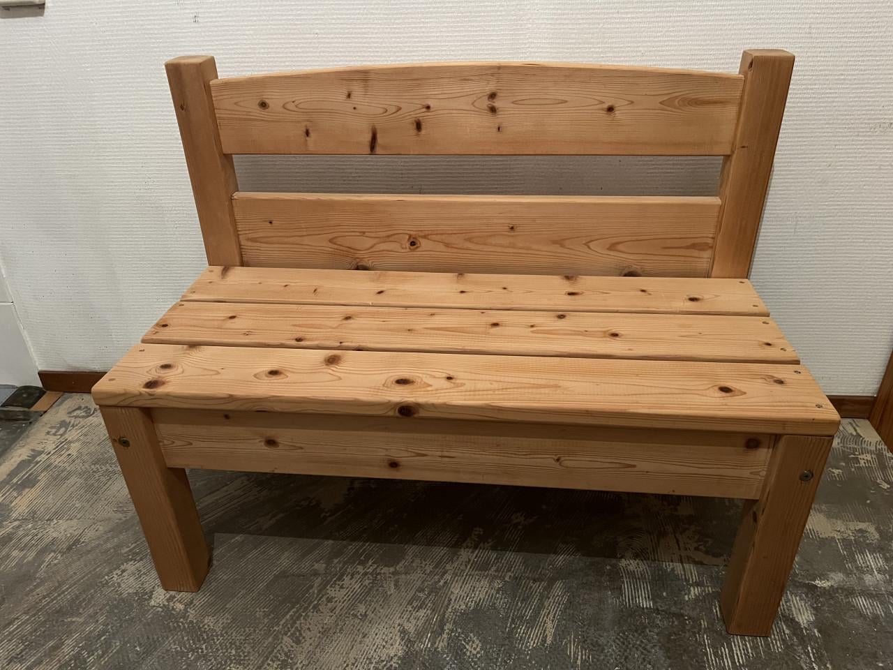 Grenen kinderbankje