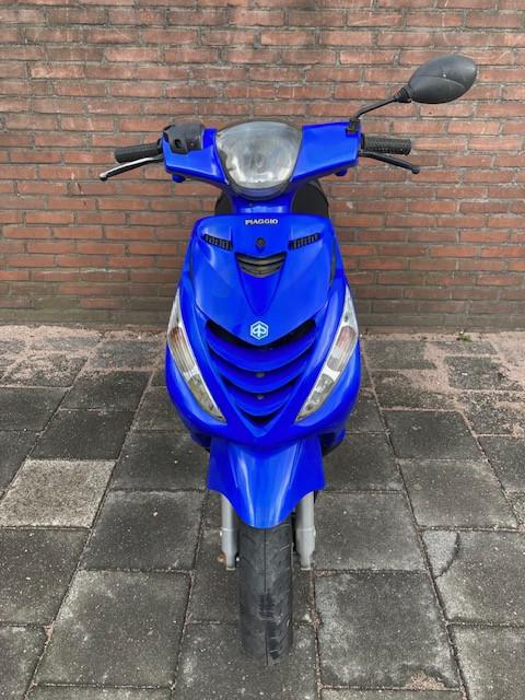 LEUKE PIAGGIO ZIP 4 TAKT SNOR SCOOTER ! BOUWJAAR 2014