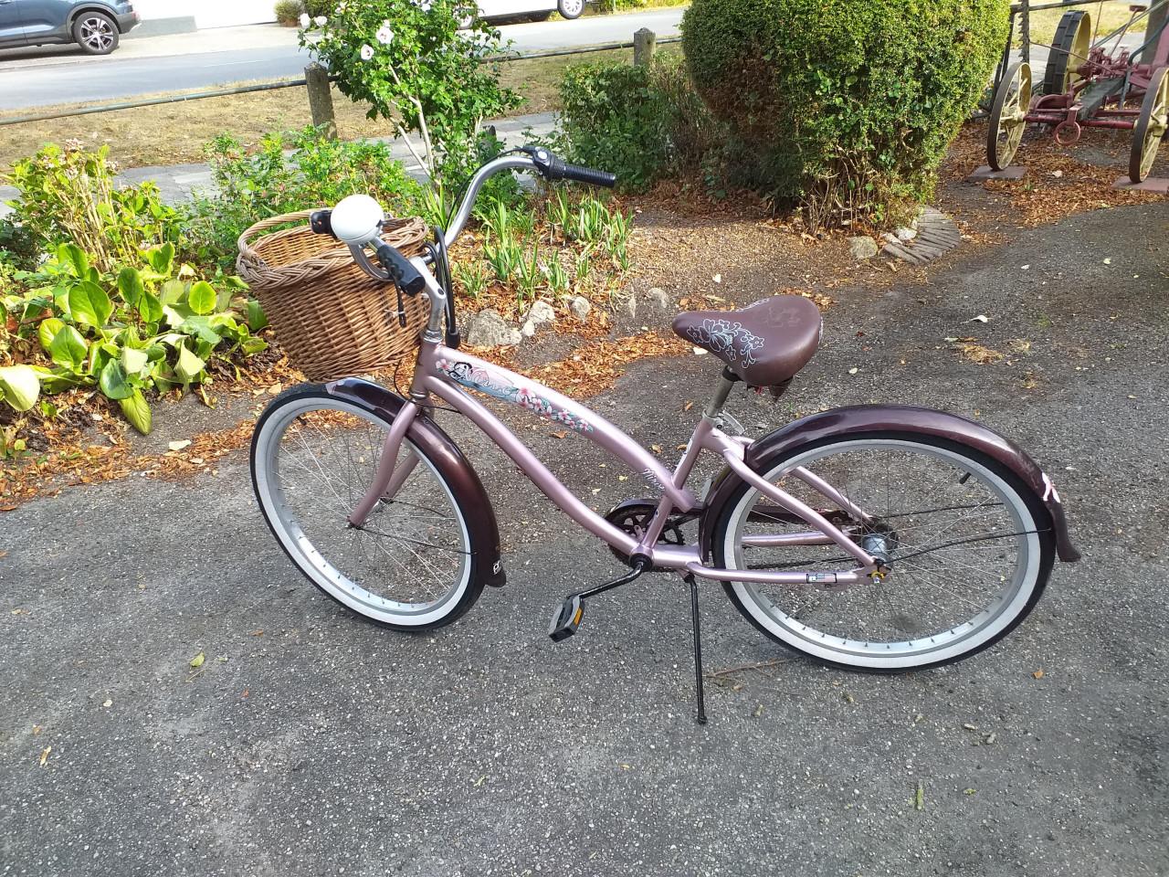 ""MOOIE MEISJES CRUISER 26" MET MAND EN EN VERSNELLINGEN""
