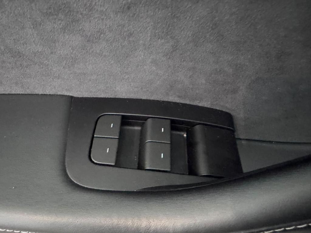 Tesla Model Y rwd 58 kwh / soh 98%