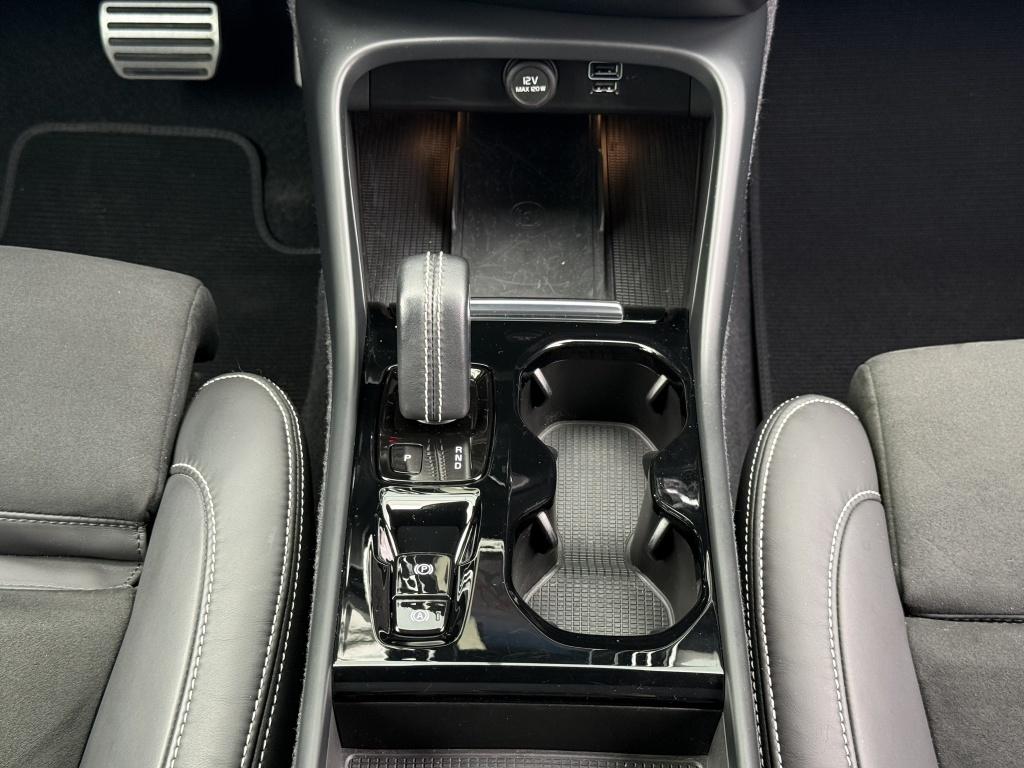 Volvo XC40 t5 262pk recharge r-design| panodak| adap.cruise| trekhaak| came
