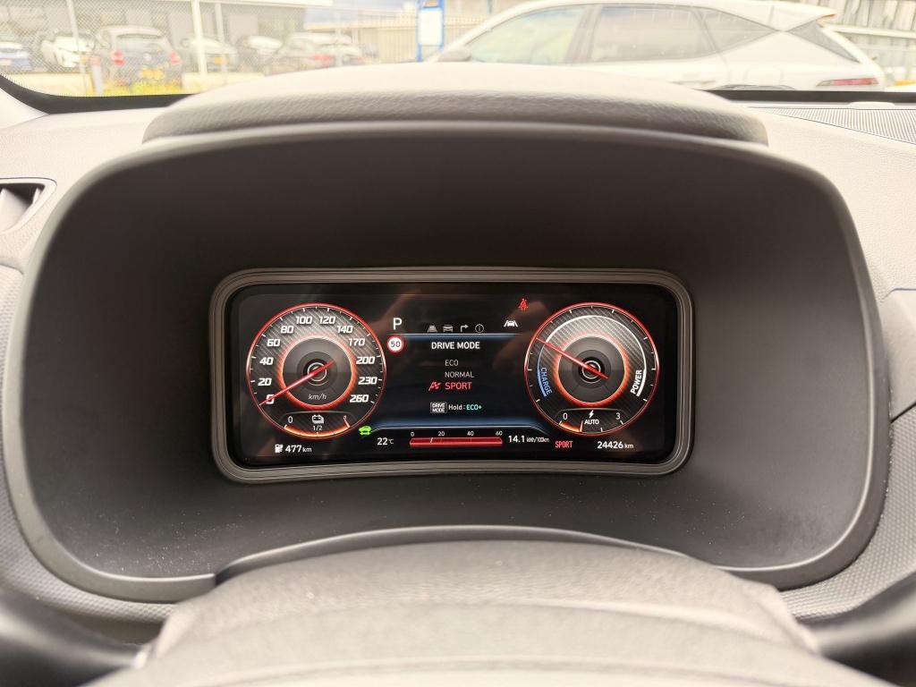 Hyundai Kona ev premium 64 kwh 3 fase | luxe uitvoering | navigatie | hud |