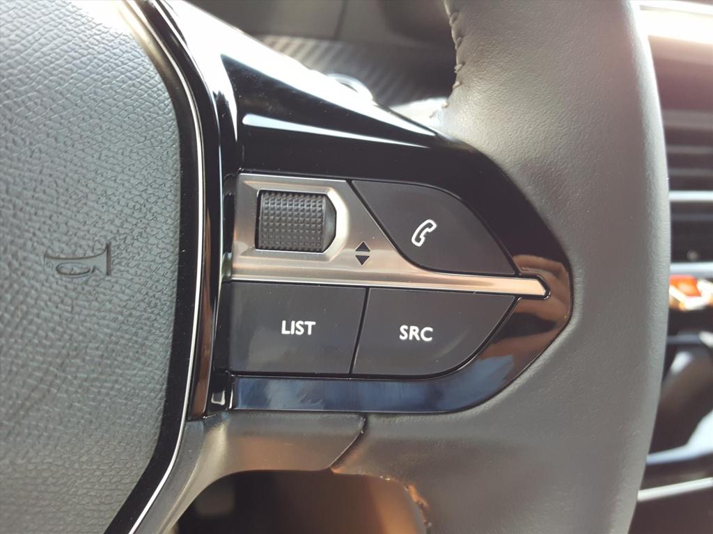 Peugeot 2008 allure pack 1.2-100pk navigatie | keyless entry | applecarplay