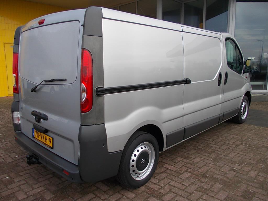 Opel Vivaro 2.0 cdti l2h1 airco, trekhaak 163000 km!!