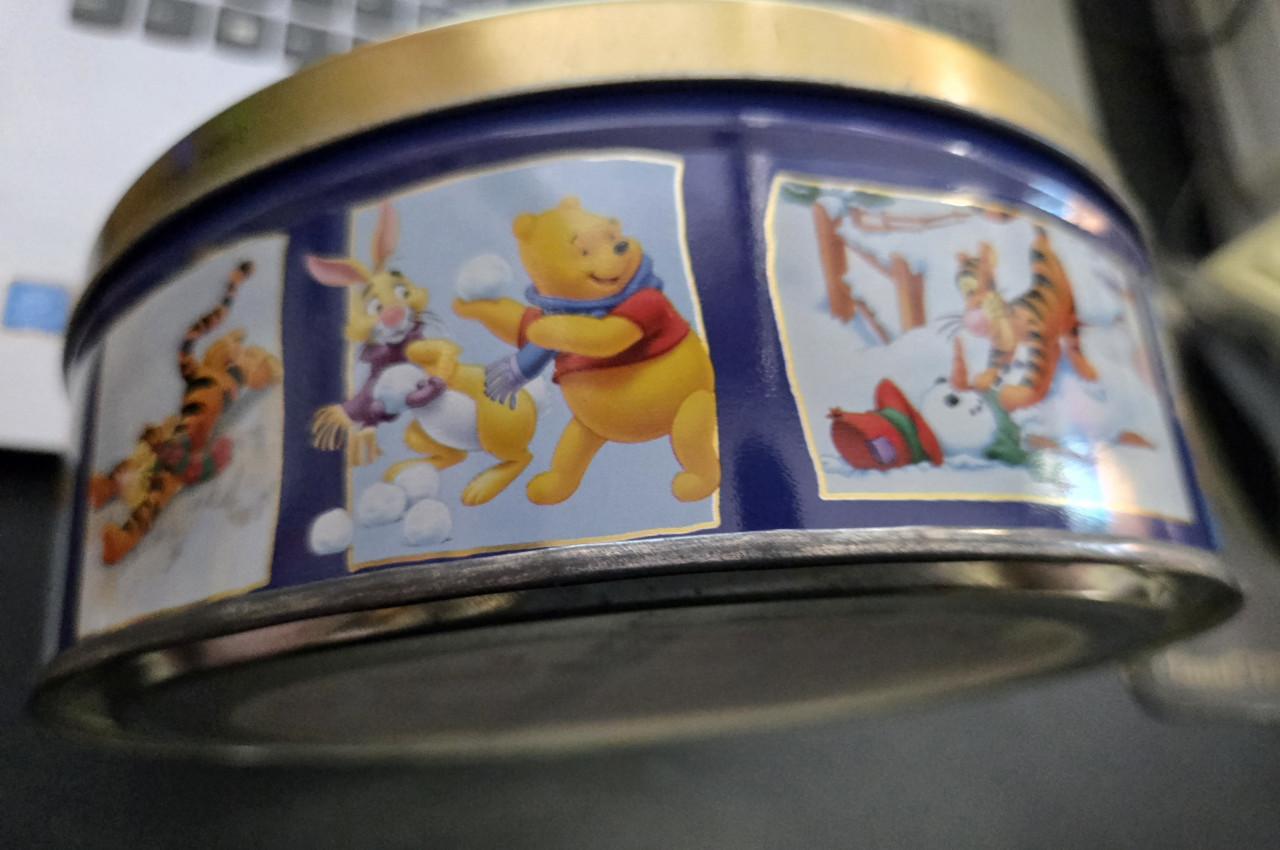 Verzamelblik van Disney's Winnie de Poeh uit de 'Collectors Series'. 12/24