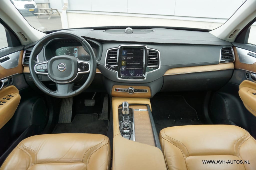 Volvo XC90 2.0 t8 twin engine awd momentum