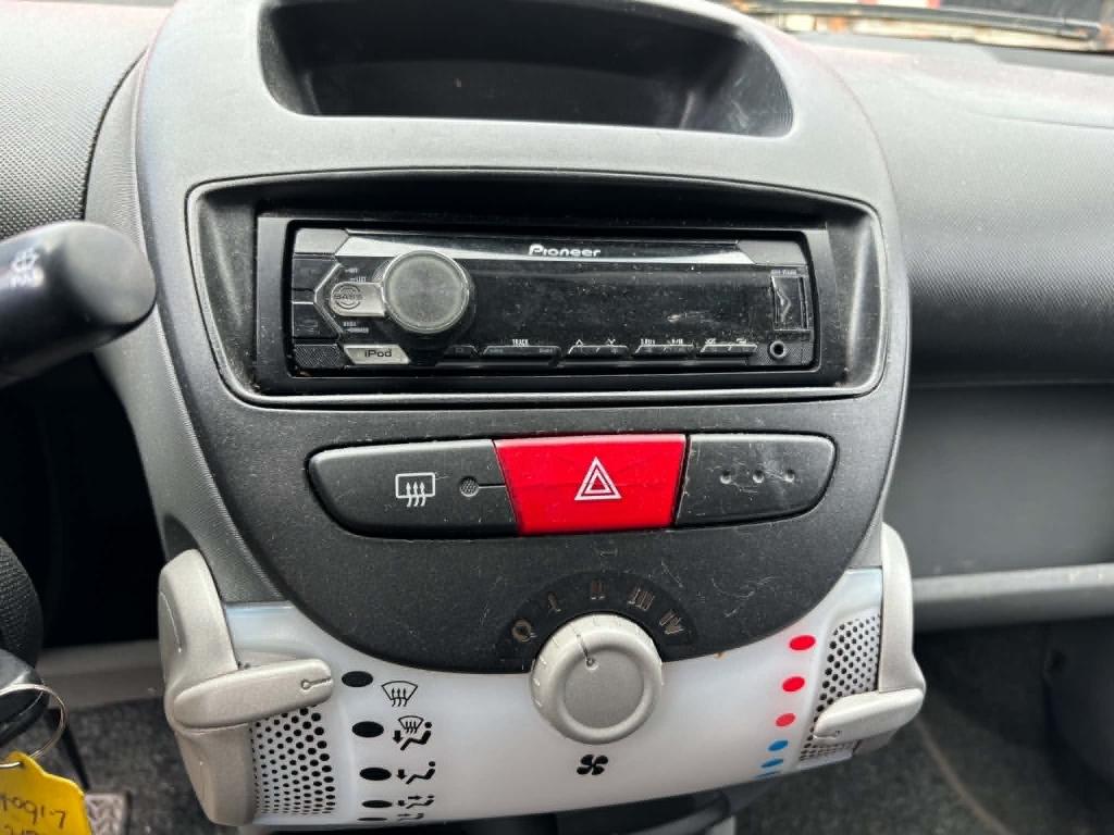 Peugeot 107 1.0-12v xr