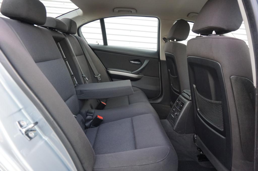 BMW 3-serie 320i executive airco / cruise / parkeers. / elektr. ramen / lm 