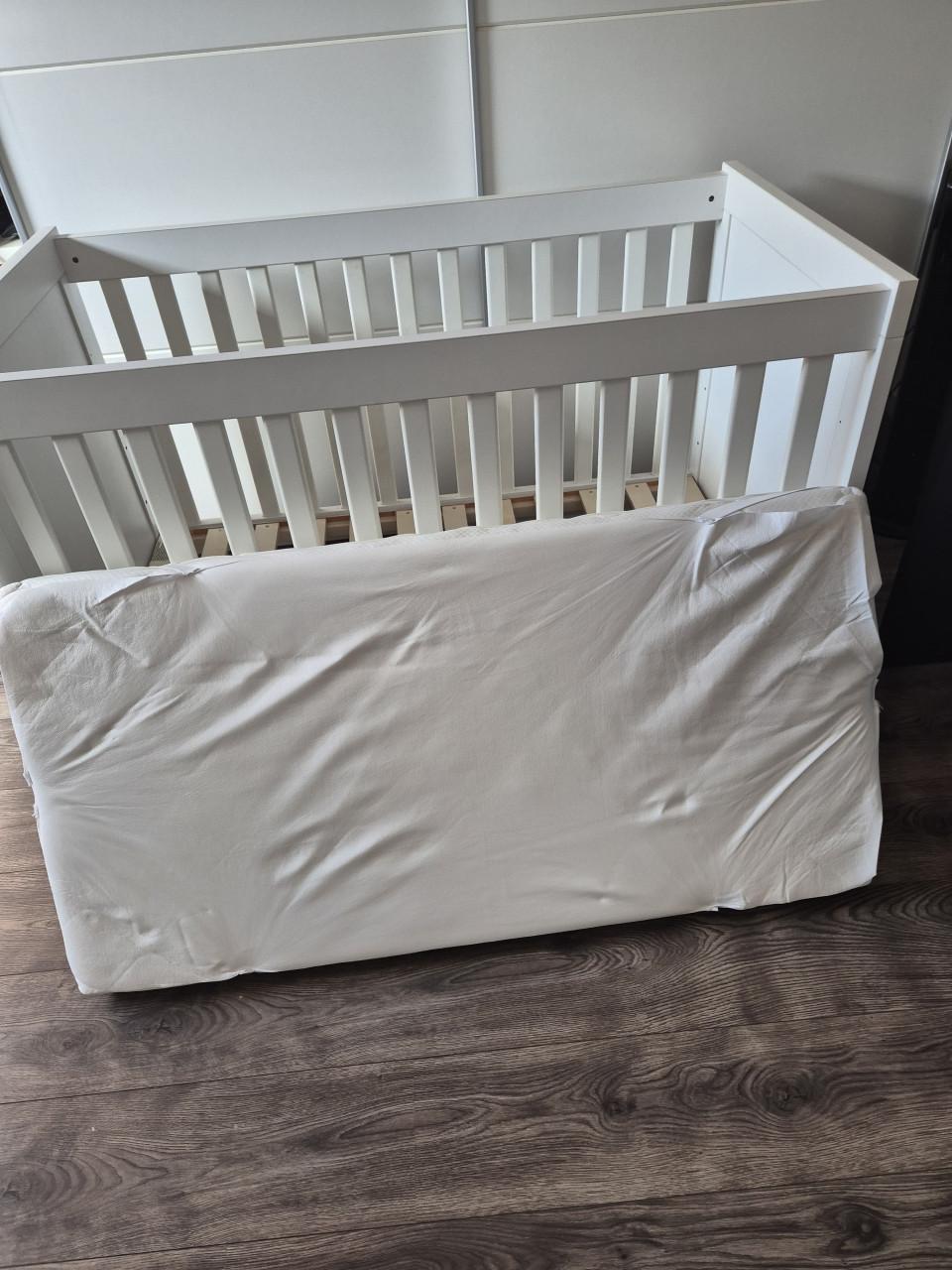 Ledikant Cabino Stockholm.