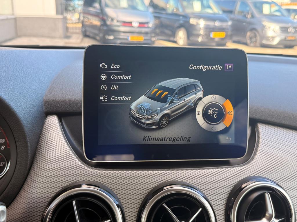 Mercedes-Benz B-Klasse b180 | navi | half leder | stoelverwarming | trekhaa