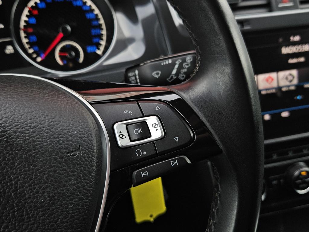 Volkswagen Golf 1.0 tsi comfortline | carplay | camera | trekhaak