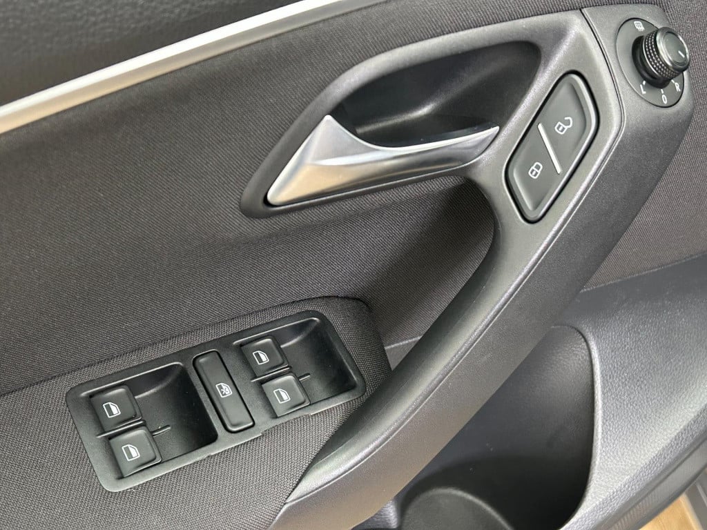 Volkswagen Polo occasion 1.2 tsi highline met airco en leuke velgen | tweed