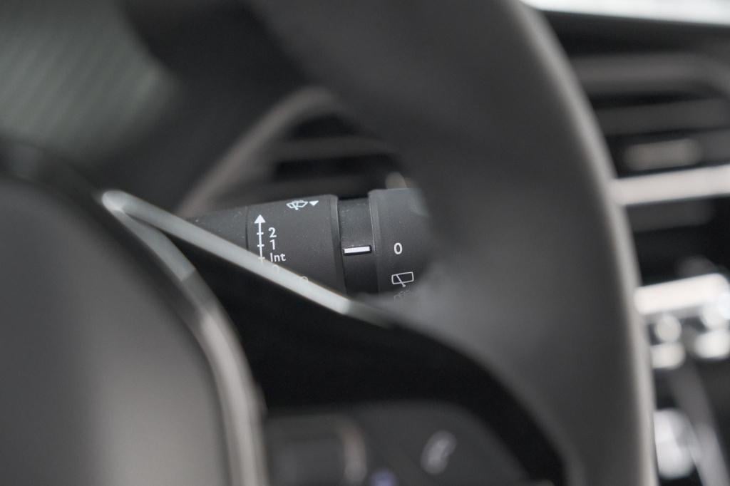 Peugeot 2008 puretech 100 allure | camera | navigatie | parkeersensoren | a