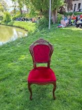 4 stoelen, chique allure, voor buitenbruiloft, toneel oid