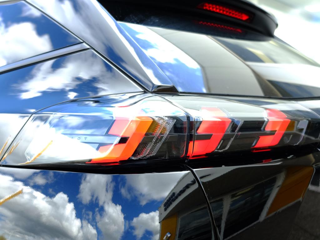 Peugeot 2008 1.2 pt 100 allure | bluetooth | apple carplay | android auto |