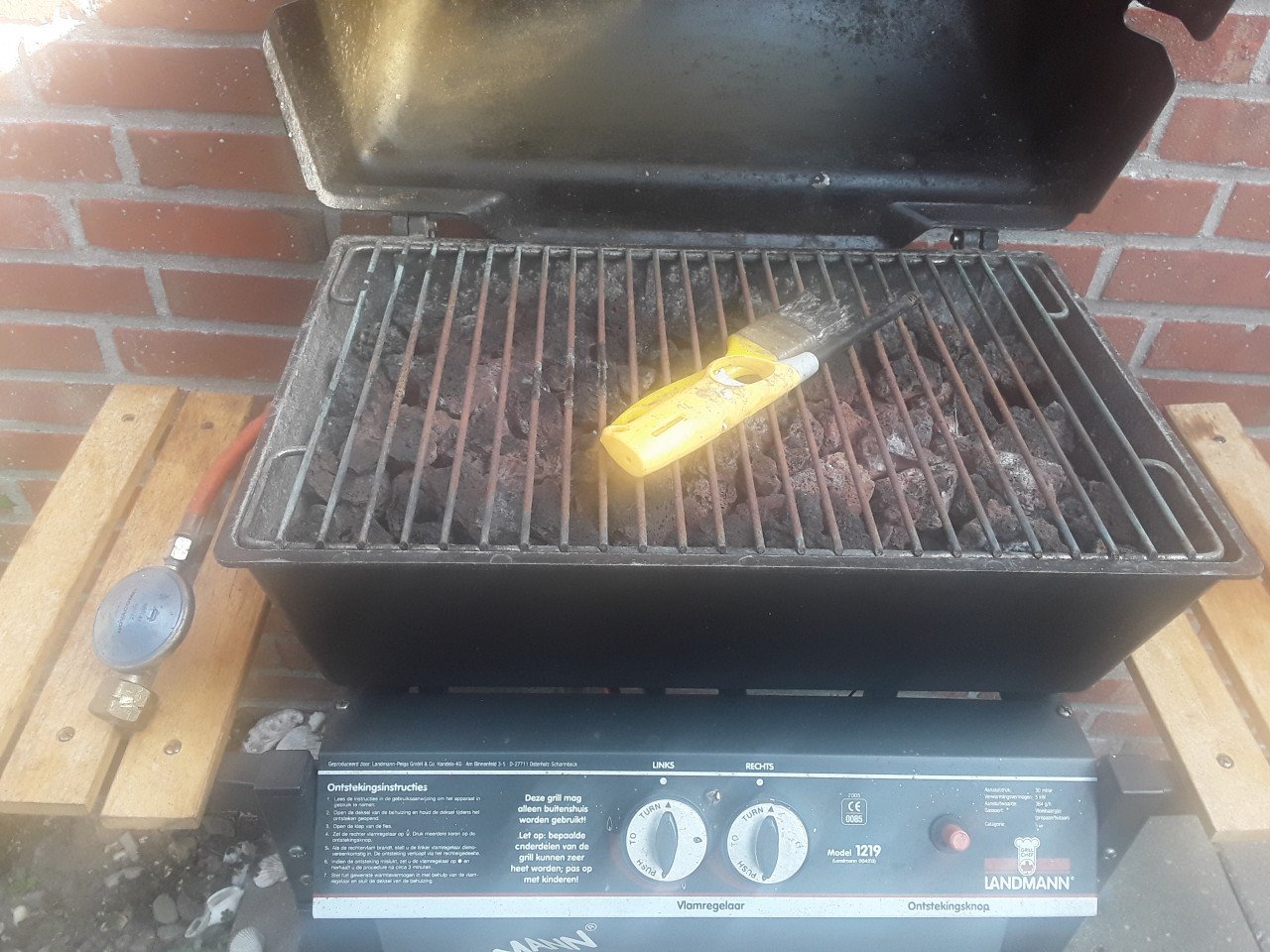 Gas barbecue