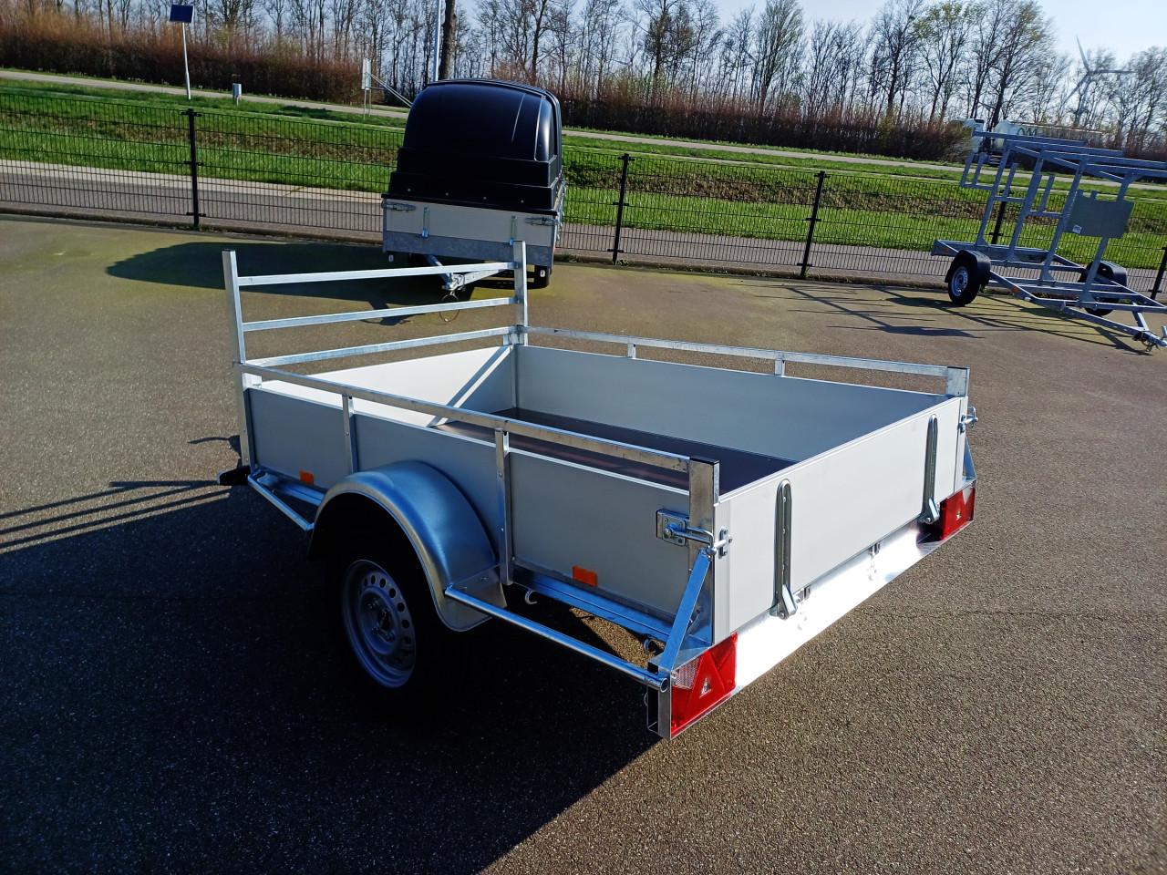 Zeer degelijke SBW bakwagen 200x130cm