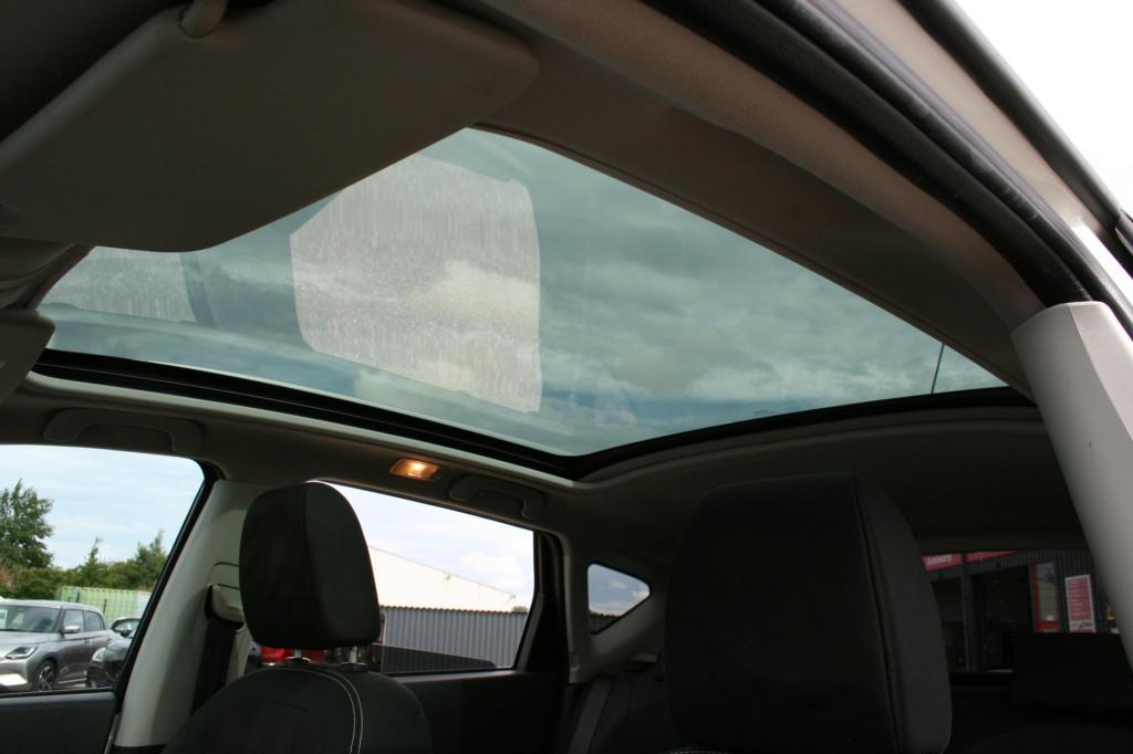 Nissan Qashqai 1.6 connect edition / pano / afn. trekhaak / camera