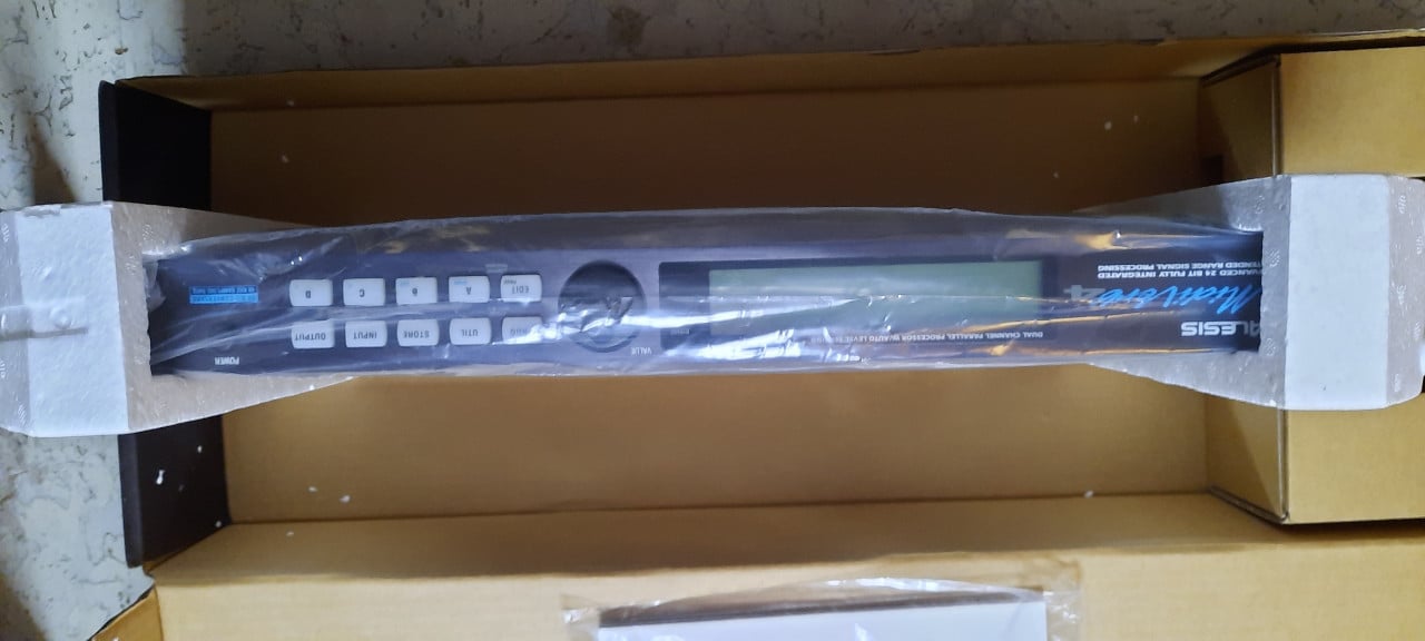 Alesis midiverb 4