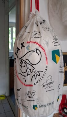 Ajax tas met 2 handtekeningen voetballen