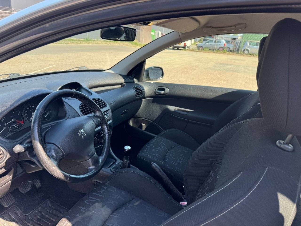 Peugeot 206 bj 2002. 1000 euro