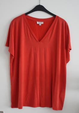 Oranje rood tshirt v hals maat 46-48