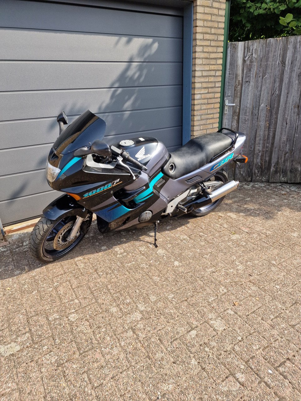 Honda cbr 1000 f