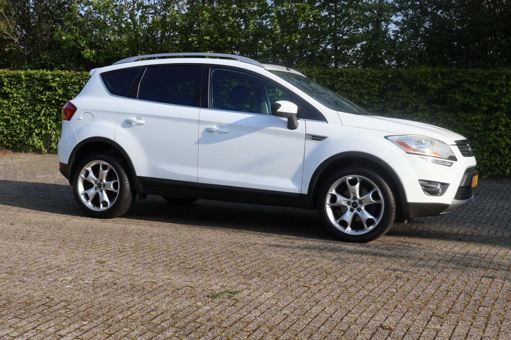 Ford Kuga 2.5 20v titanium|trekhaak|12 maanden bovag garantie|volledig rij