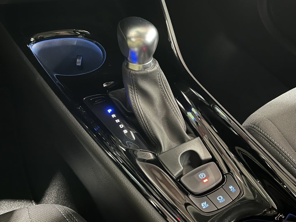 Toyota C-hr 1.8 hybrid dynamic | navi | pdc | camera |