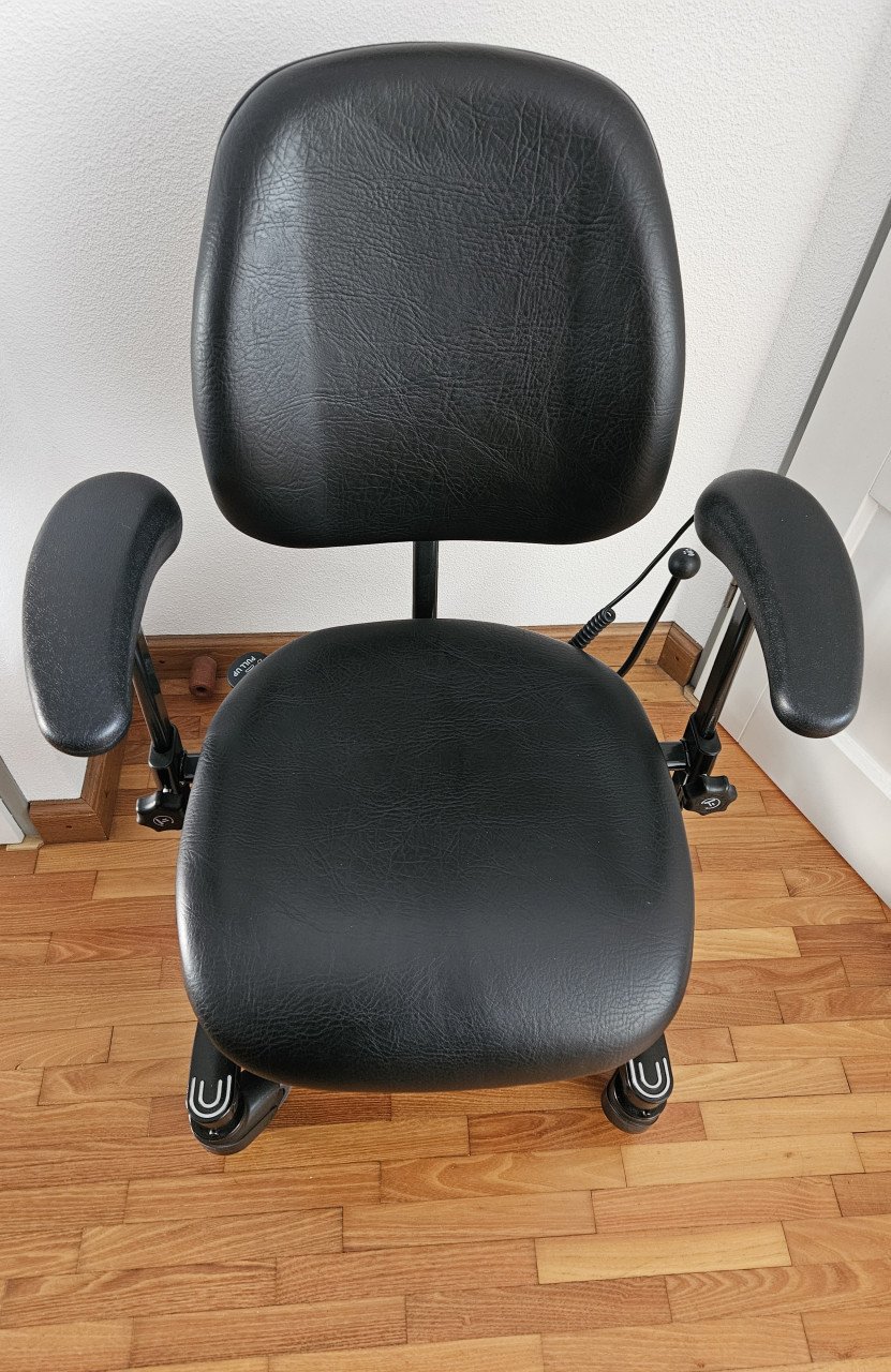 Trippelstoel Vela Tango 700 EB