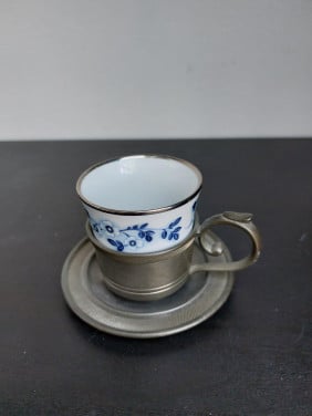 Tin-Porseleinen kop en schotel