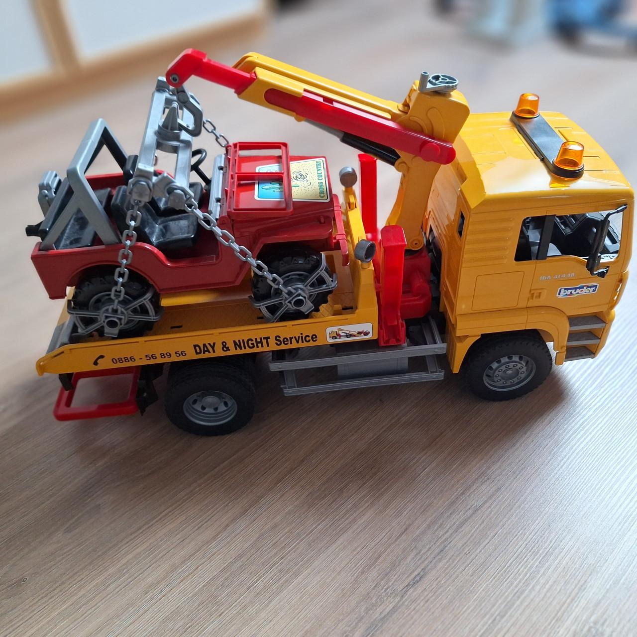 Bruder MAN TGA takelwagen met Jeep