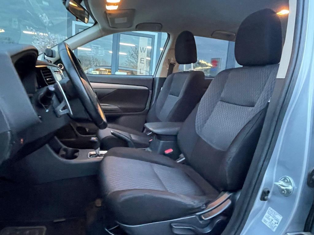 Mitsubishi Outlander 2.0 intense+ automaat|7zits