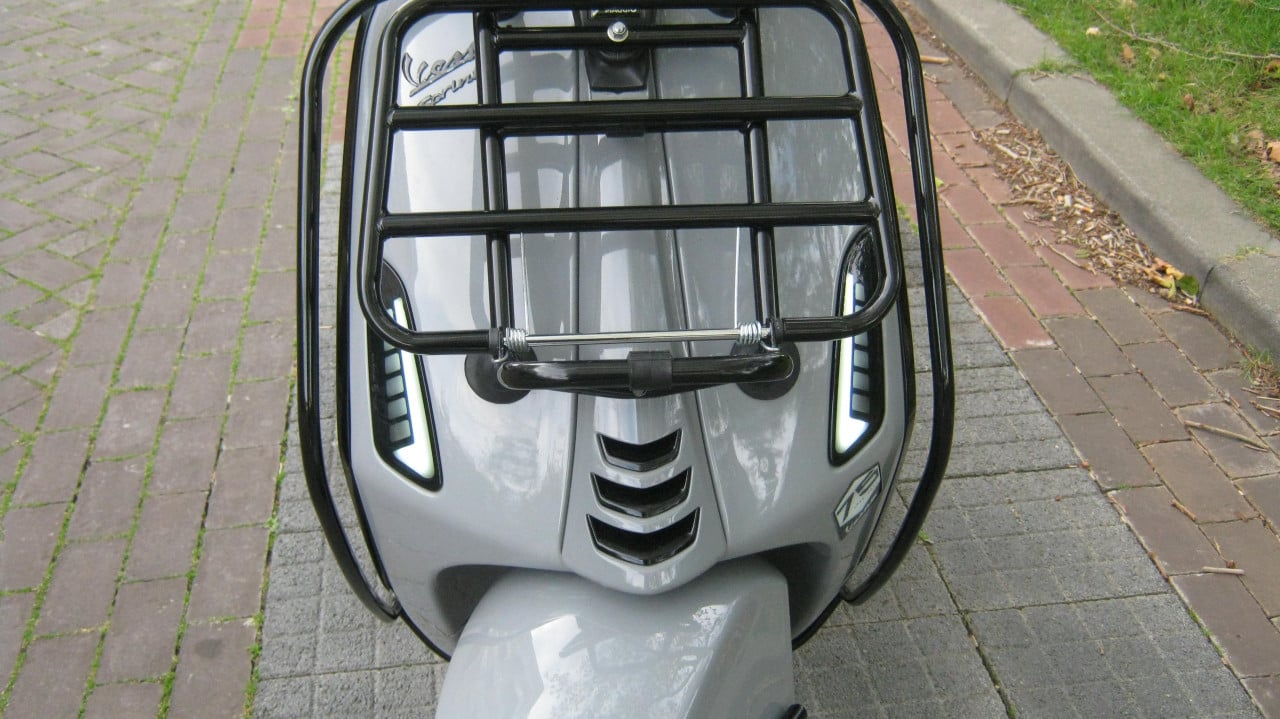 TE KOOP  VESPA SPRINT NARDO IGET UIT 2019 VOOR 2250 EURO