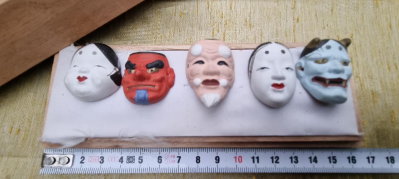 Maskers klein 5 in doosje voor decoratie.