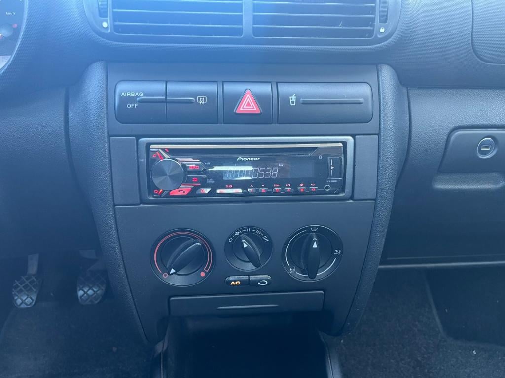 Seat Leon 1.6-16v stella | airco | trekhaak