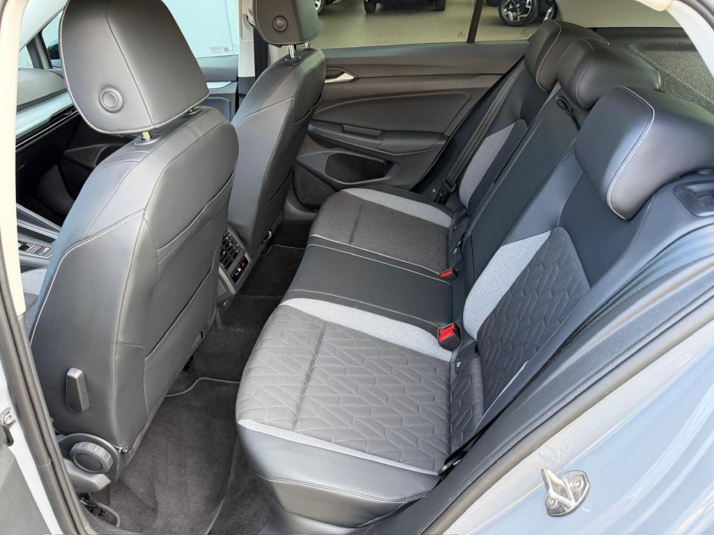 Volkswagen Golf 1.5 etsi 150pk dsg goal | trekhaak | camera | dode hoek | r