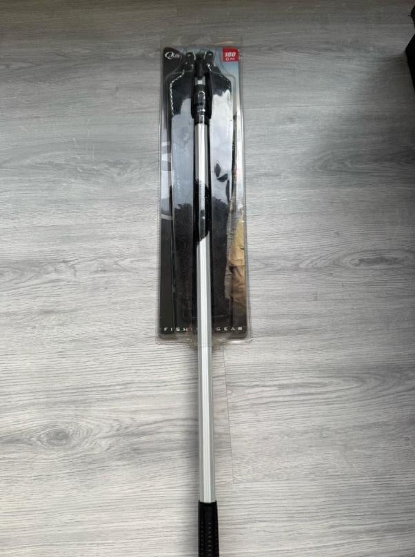 Complete vissers set - 6 hengels , 11 molens en toenehoren