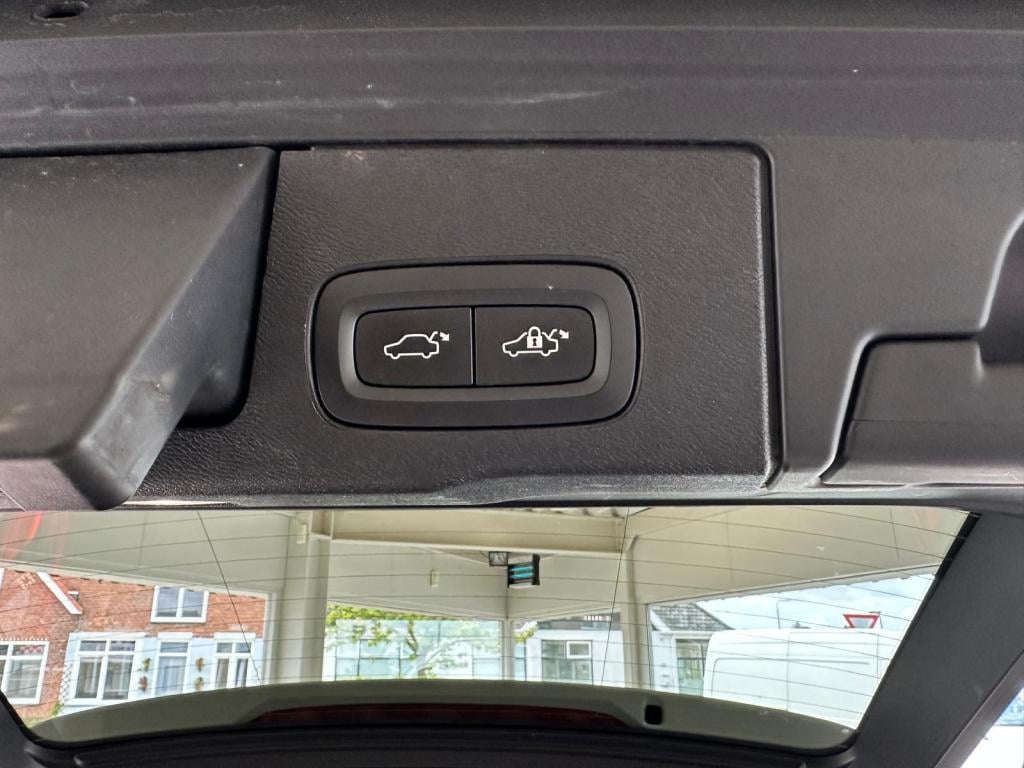 Volvo XC60 2.0 d5 awd r-design luchtvering | standkachel