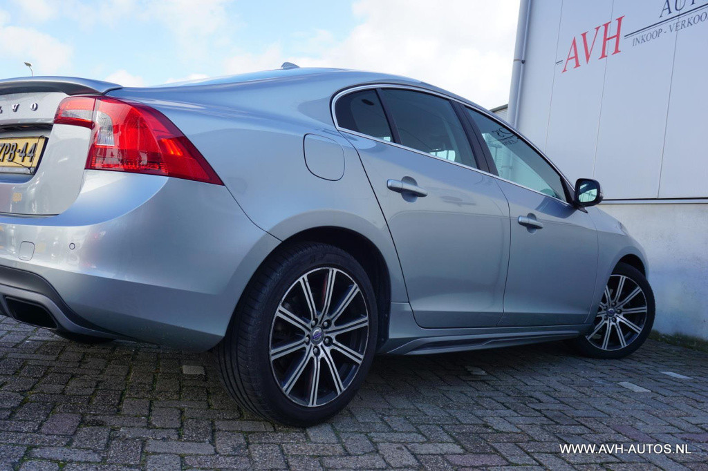 Volvo S60 1.6 t3 momentum